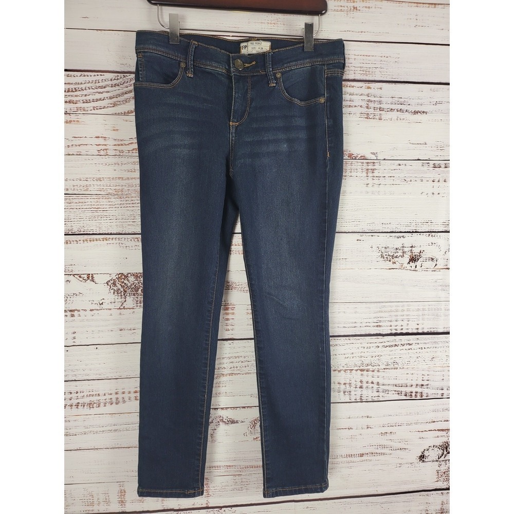 Free People Skinny Leg Jeans 28 Womens Mid Rise Medium Wash‎ Denim Bottoms